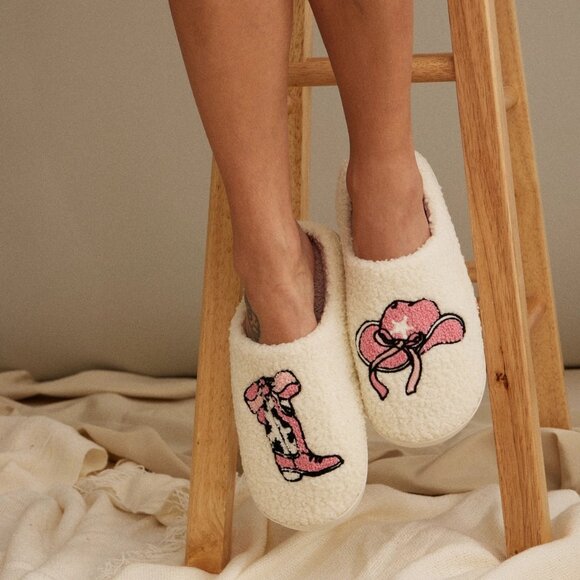 2/$30 NEW Cowboy Boot and Cowboy Hat Size 7 Slippers - Picture 3 of 7